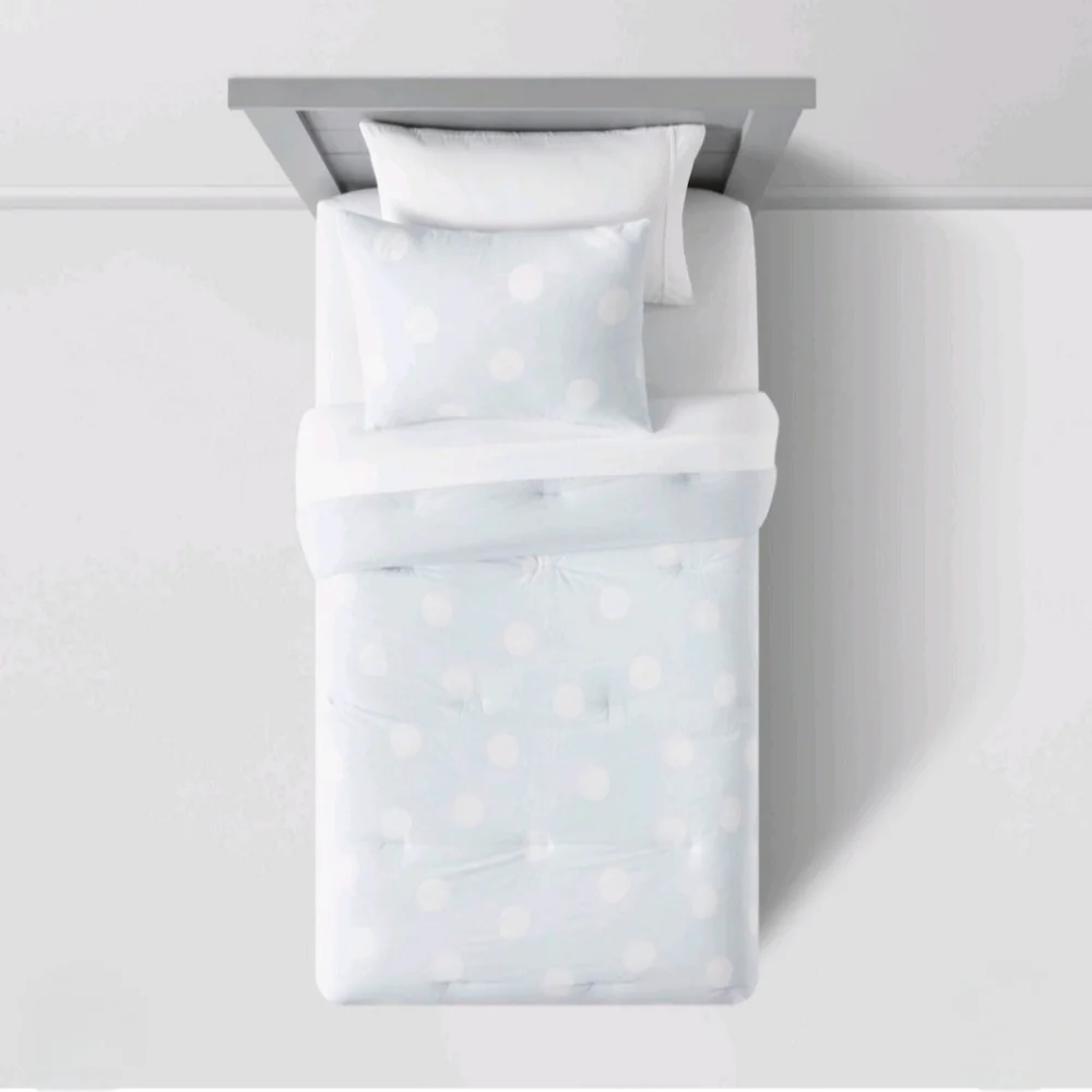 Pillowfort Twin Scatter Dot Kids' Comforter Set